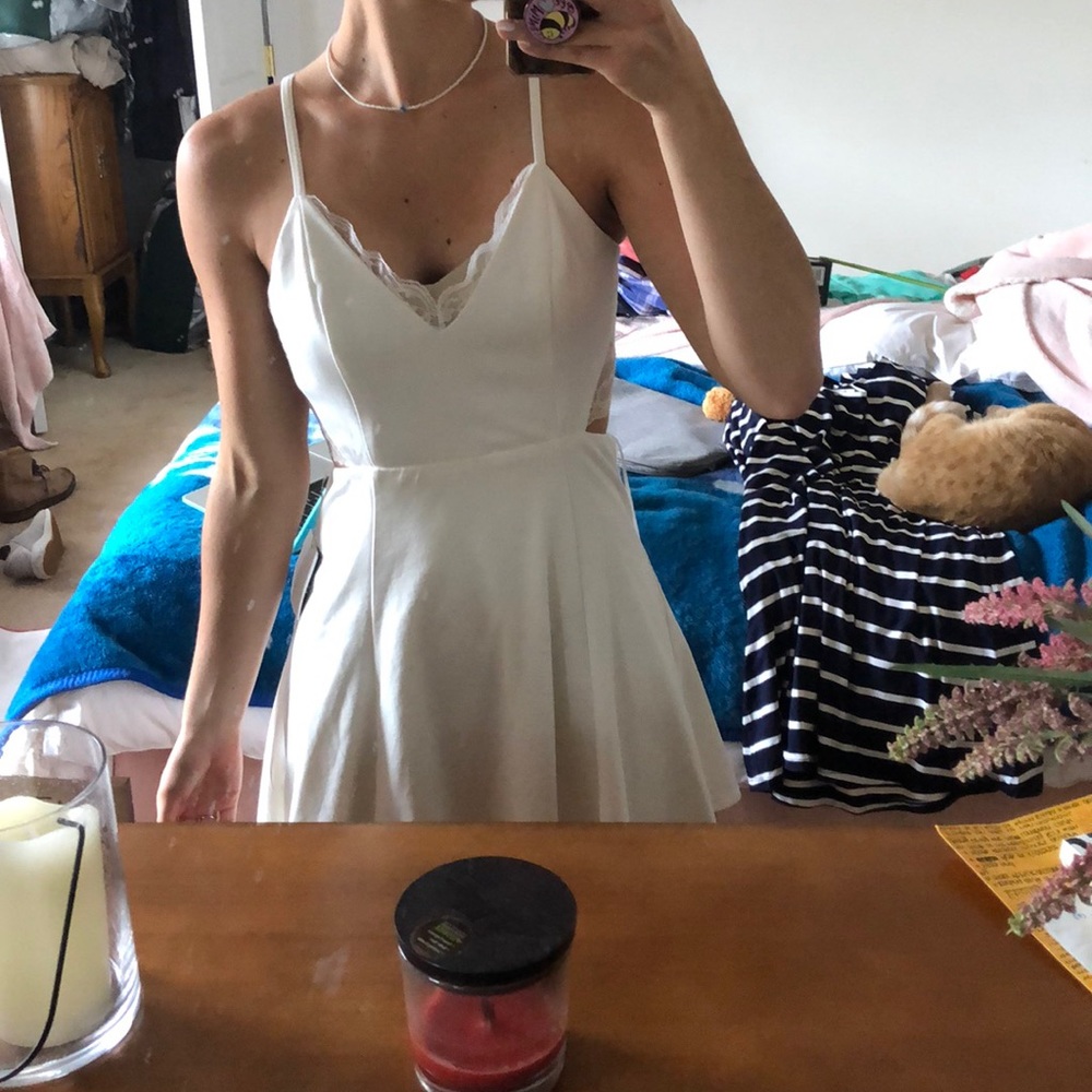 White dress, NEVER WORN, STILL HAS TAGS